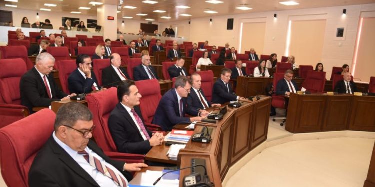 Vefat Edenlerin Beyan Edilmeyen Gelirleri ile Vefat ile Devreden Malların Vergilendirilmesi (Değişiklik) Yasa Tasarısı kabul edildi