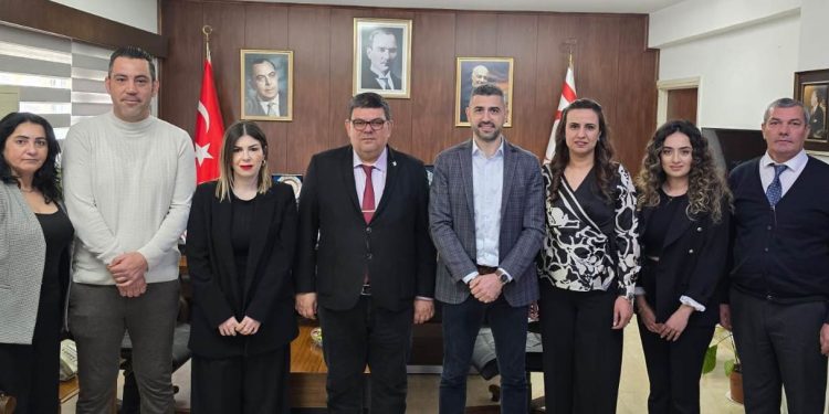 Berova, Kıbrıs Türk Sigorta Acenteleri Birliği Derneği’ni kabul etti