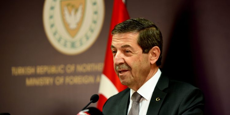Ertuğruloğlu:Kıbrıs’ın geleceği iki egemen eşit devlet temeli üzerine oturacaktır