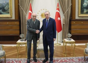 Lübnan’da Dürzi lider Canbolat: Türkiye, Suriye halkını kucaklamıştır