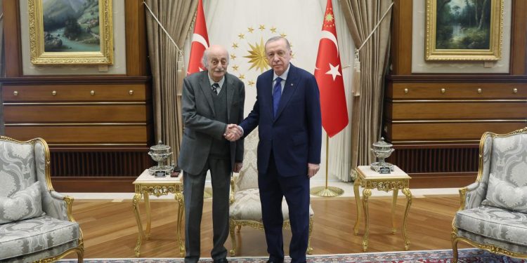 Lübnan’da Dürzi lider Canbolat: Türkiye, Suriye halkını kucaklamıştır