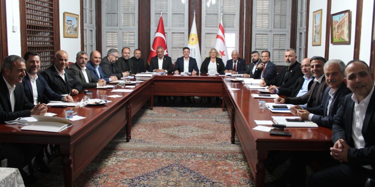 Belediyeler Birliği Başkanı yeniden Özçınar