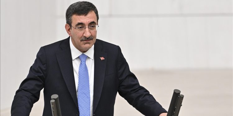 TC Cumhurbaşkanı Yardımcısı Yılmaz, 2025’te dünya ekonomisindeki beklentileri değerlendirdi