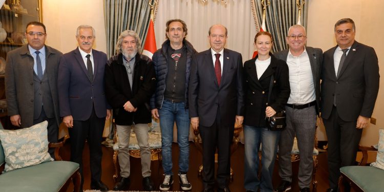 Cumhurbaşkanı Tatar, sanatçı Kıraç’ı kabul etti