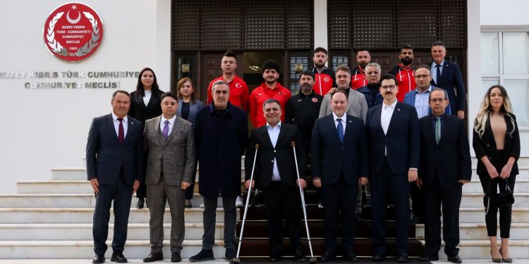 Öztürkler, Türkiye Bedensel Engelliler Spor Federasyonu heyetini kabul etti