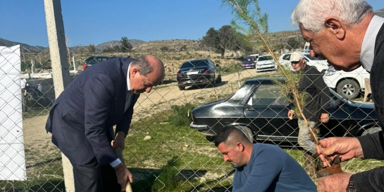 Cumhurbaşkanı Tatar Arıdamı köyünde fidan dikme etkinliğine katıldı