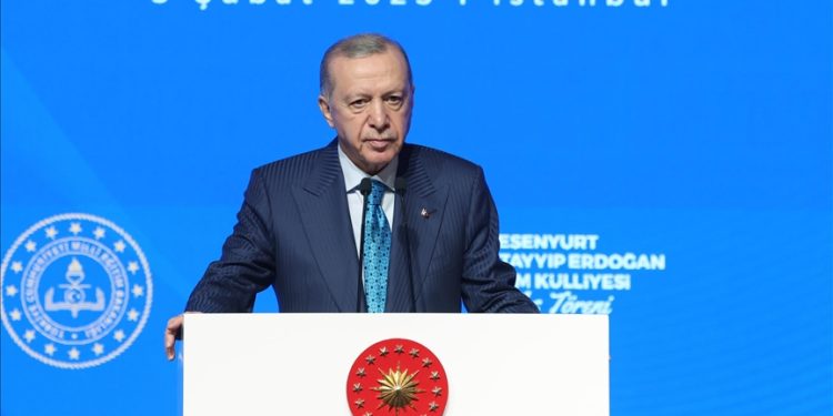 Erdoğan: Paylaşım platformlarına yaş sınırı gelebilir