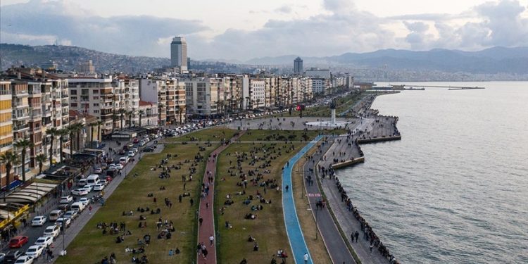 İzmir Valiliğinden Ege Denizi’ndeki sismik hareketliliğe ilişkin açıklama
