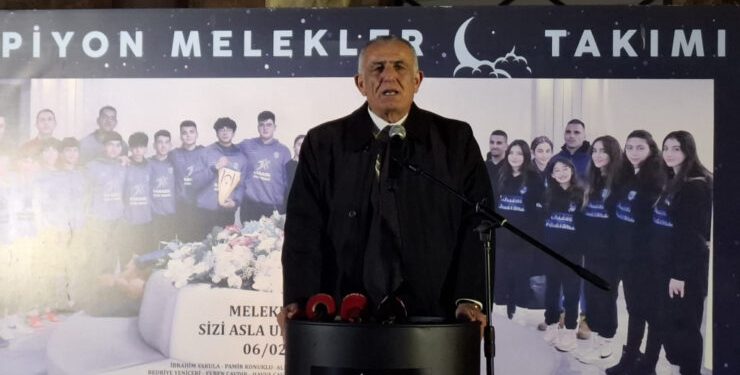 Çavuşoğlu:Şampiyon Meleklerimizi unutmadık, unutturmayacağız