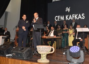 Cumhurbaşkanı Tatar, Vadili Kültür Derneği Türk Sanat Müziği Korosu’nun konserini izledi