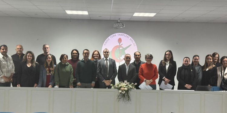 KTTB, “Kıbrıs’ın Kuzeyinde Artan Çocuk Anne-Baba Olma Sorunu” konulu panel düzenledi