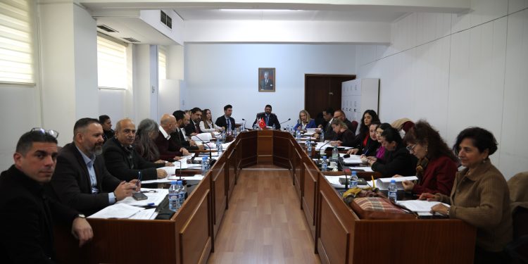Meclis İdari İşler Komitesi, limanlar ve üst kademe yöneticiliği yasa tasarılarını Genel Kurula sevk etti