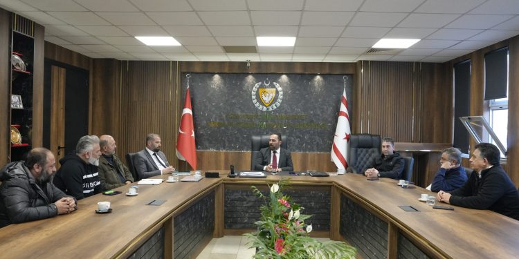 Tarım ve Doğal Kaynaklar Bakanı Çavuş, Meyve ve Sebze Toptancılar Birliği heyetini kabul etti