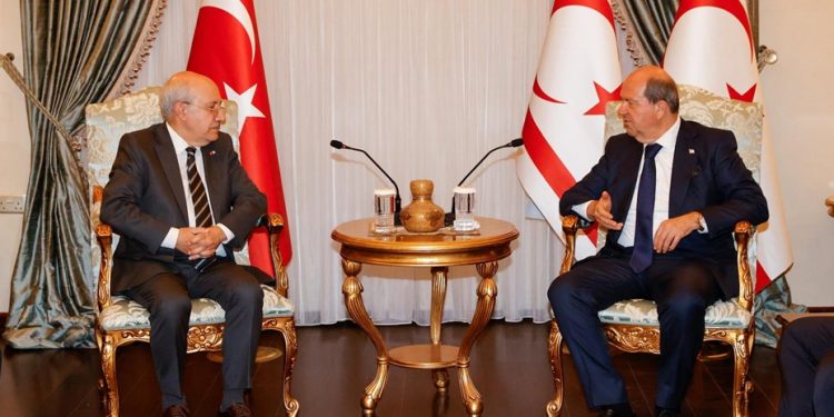 Cumhurbaşkanı Tatar, Rauf Denktaş Üniversitesi Rektörü ve beraberindeki heyeti kabul etti