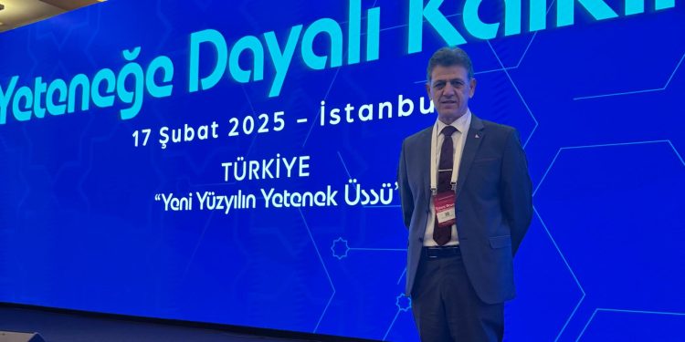 KHK Başkanı Köseoğlu, İstanbul İnsan Kaynakları Forumu’na katıldı