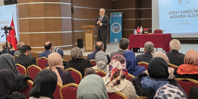 T.C. Diyanet İşleri Başkan Yardımcısı Doç. Dr. Burhan İşliyen din görevlileriyle buluştu