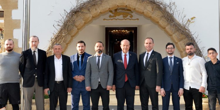 Cumhurbaşkanı Tatar, Türkiye Geleneksel Türk Okçuluk Federasyonu heyetini kabul etti