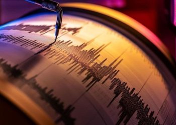 Ege Denizi’nde 4,8 ve 4,7 büyüklüğünde deprem