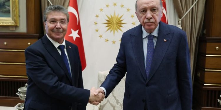 Üstel, yeniden AK Parti Genel Başkanı seçilen Erdoğan’ı tebrik etti