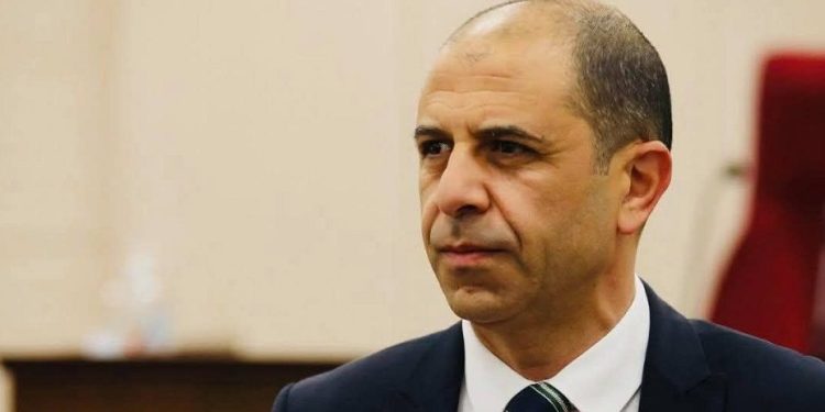Özersay: Rum tarafı Güney’e geçişlerde bazı vatandaşlarımıza ilave zorluklar çıkarıyor