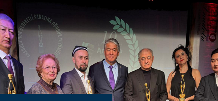 TÜRKSOY Uluslararası Tiyatro Ödülleri İstanbul’da sahiplerini buldu. Ayla Haşmetli de ödül aldı