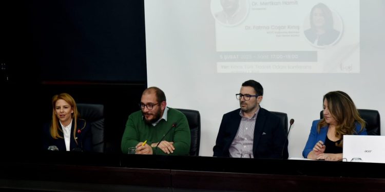 “İş’te Kadın” paneli düzenlendi