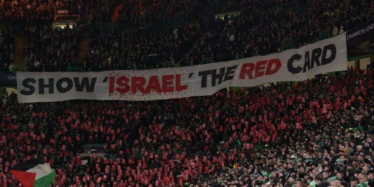 Celtic taraftarlarından İsrail'e 'kırmızı kart'
