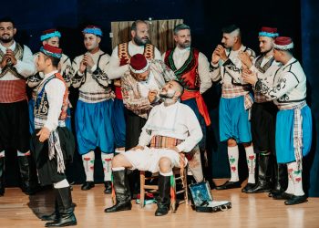 “Bizim Oğlan ve Komşunun Kızı” oyunu, Gazimağusa, Güzelyurt, Alayköy ve Lefkoşa’da sahnelenecek