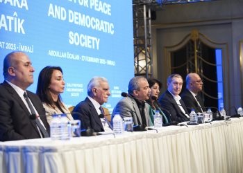 Öcalan: Örgütü feshedin