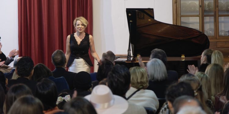 Piyanist Rüya Taner, Naci Talat Vakfı’nda resital verdi