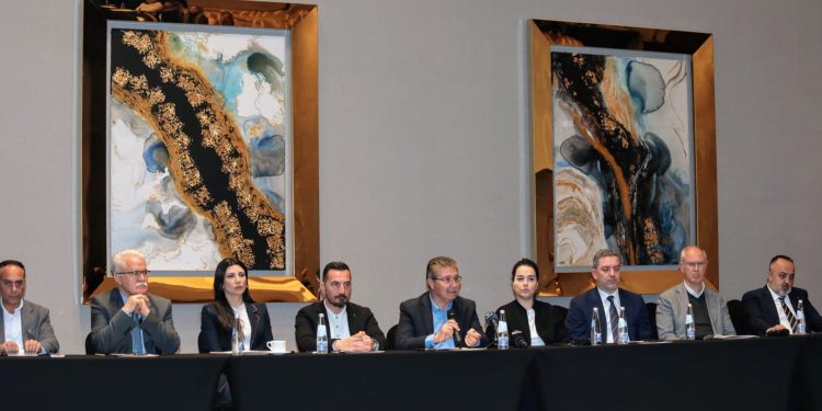 Başbakan Üstel, İsias Davası toplantısına katıldı:  “Olası kasta, istediğimiz sonuca ulaşana kadar mücadeleye devam edeceğiz”