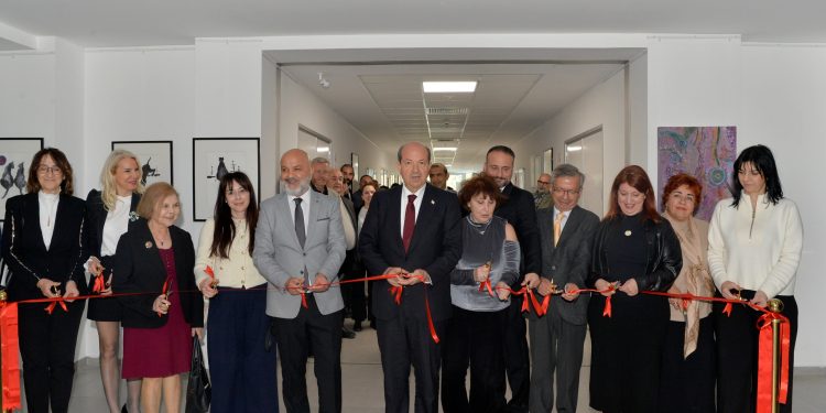 Cumhurbaşkanı Ersin Tatar “8 Mart Dünya Kadınlar Günü Sergisi”nin açılış törenine katıldı