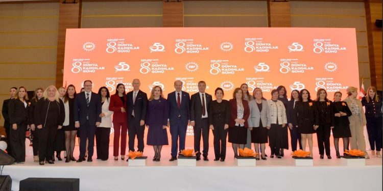 Tatar çifti UBP’nin iftar yemeğine katıldı….Cumhurbaşkanı Tatar: Kıbrıs Türk kadınına güveniyorum