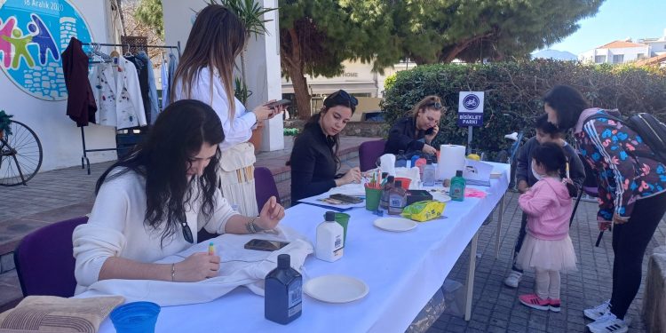 Girne’de “Ceketini Al da Gel’ isimli sanat atölyesi yapıldı