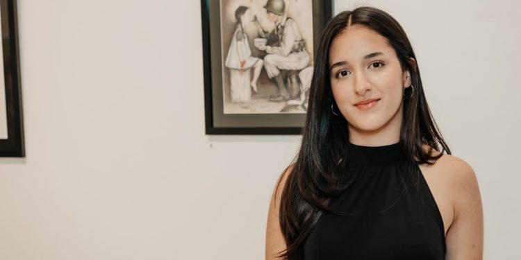 Geleceğin sanatçısı Nil Soykara’nın ilk kişisel sergisi “Barış Çığlığı” açıldı