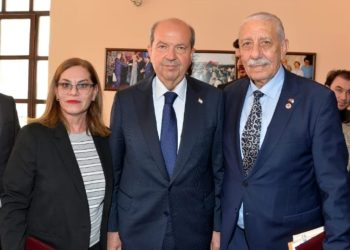 Oktay Öksüzoğlu ve Feyzan Korur’a Dede Korkut Madalyası verildi