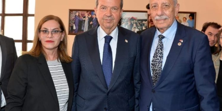 Oktay Öksüzoğlu ve Feyzan Korur’a Dede Korkut Madalyası verildi