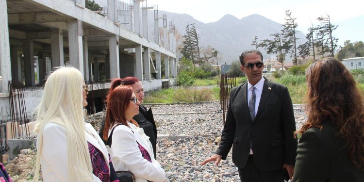 Bakan Gardiyanoğlu, Lapta Huzurevi inşaatında incelemelerde bulundu