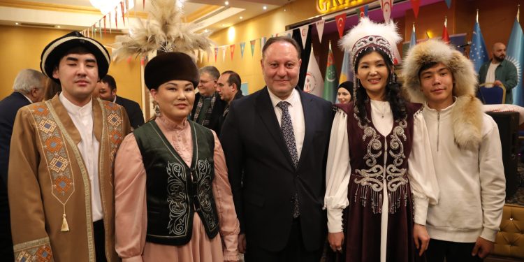 Meclis Başkanı Öztürkler, “Türk Dünyası Novruz Festivali”nin kapanış etkinliğine katıldı
