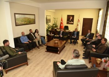 Başbakan Üstel, KTOEÖS ve KTÖS yetkilileri ile görüşüyor