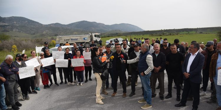 Dört köy, taş ocaklarının kapatılması talebiyle eylem yaptı