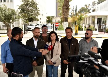 Başbakan Üstel’in öğretmen sendikalarıyla görüşmesi tamamlandı… -Eylem: “Başbakan, dün yaptığı açıklamanın arkasında olduğunu ve tüzüğün geri alınacağını net bir şekilde ifade etti”