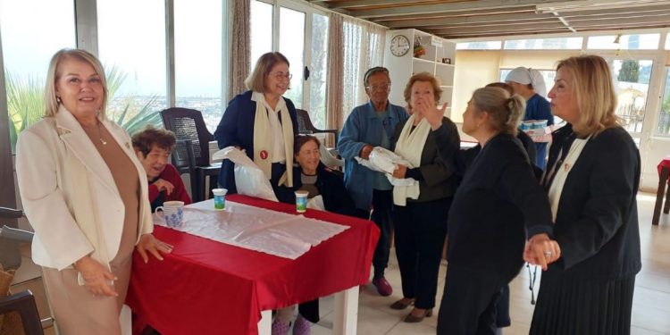 KT Kadınlar Birliği Lefkoşa Merkez Şubesi Lapta Huzurevi’ni ziyaret etti