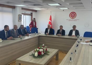 Başbakan Üstel, siyasi parti temsilcileri, öğretmen sendikaları ve Barolar Birliği temsilcileriyle görüşüyor