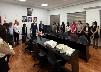 Sağlık Bakanı Dinçyürek, bakanlık personelinin bayramını kutladı