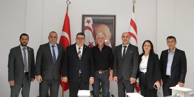 Maliye Bakanı Berova, bakanlık ve bakanlığa bağlı dairelerde görev alan personel ile bayramlaştı