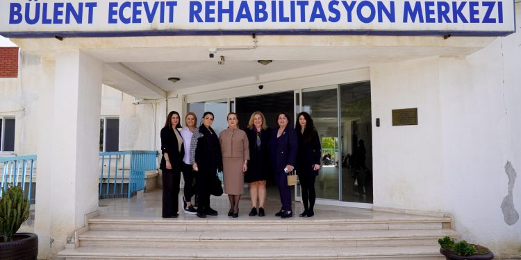 Sibel Tatar’dan Bülent Ecevit Rehabilitasyon Merkezi’ne ziyaret