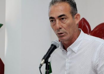 Yalınkaya: “Öğretmenlerimiz elleri öpülesi bir mücadele veriyor, yanlarındayız”