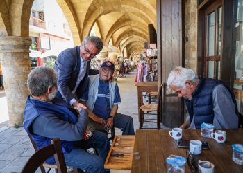 Erhürman, Lefkoşa’da halkla bayramlaştı