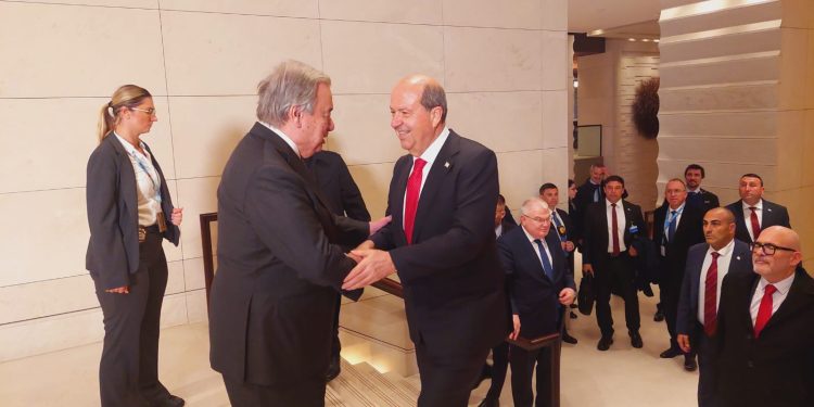 Genişletilmiş gayri resmi Kıbrıs toplantısı başladı